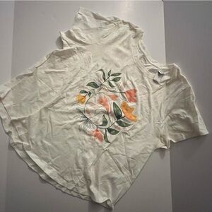 *NWT Old Navy Floral Tee - Women’s Size:
XL/Tall and XL/Petite